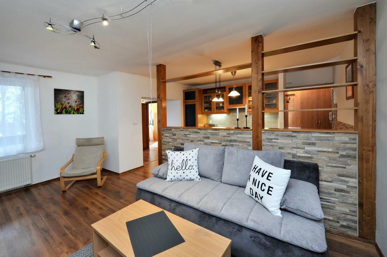 Apartman Zara Veľký Slavkov Exteriör bild