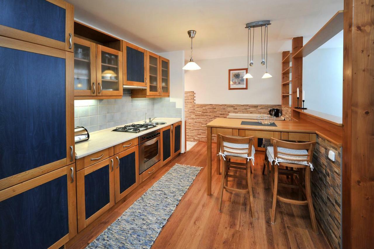 Apartman Zara Veľký Slavkov Exteriör bild