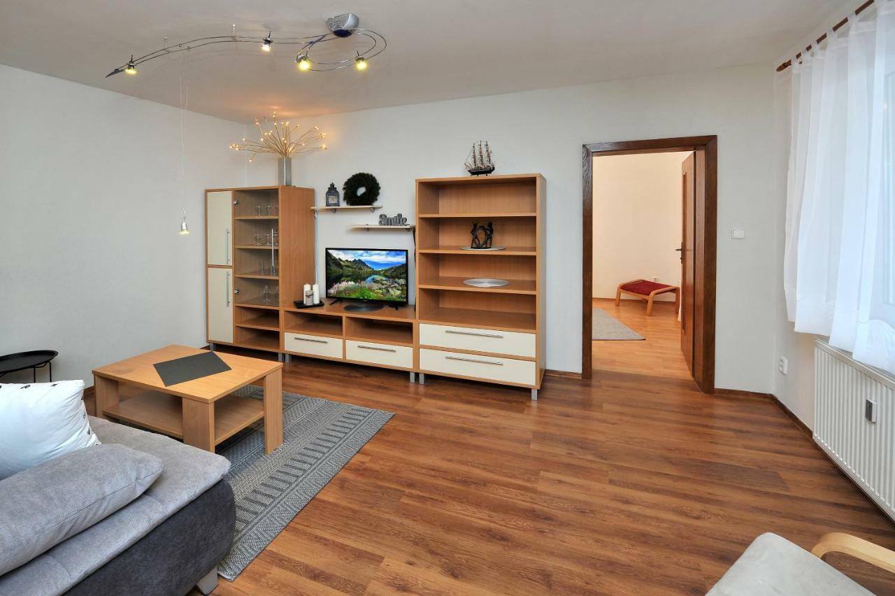 Apartman Zara Veľký Slavkov Exteriör bild