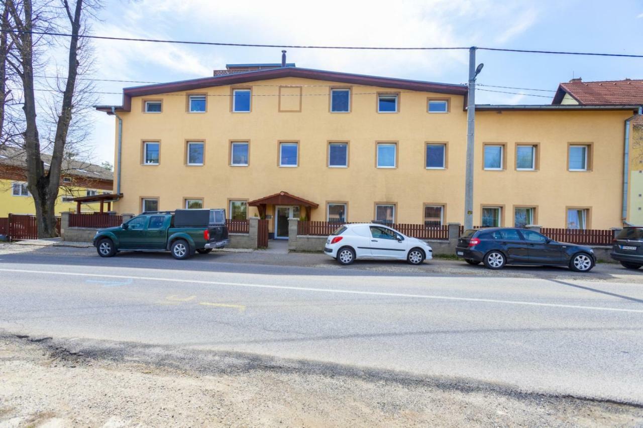 Apartman Zara Veľký Slavkov Exteriör bild
