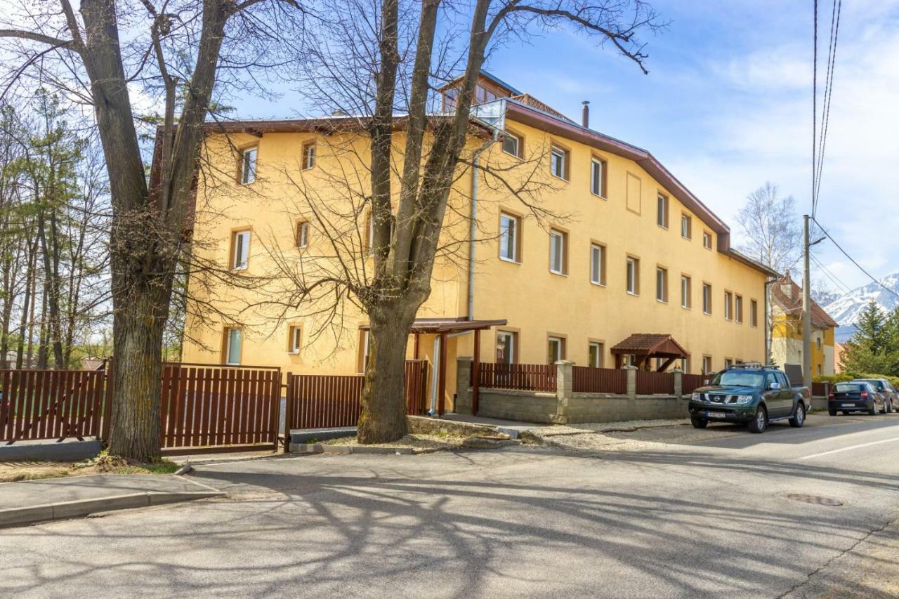 Apartman Zara Veľký Slavkov Exteriör bild