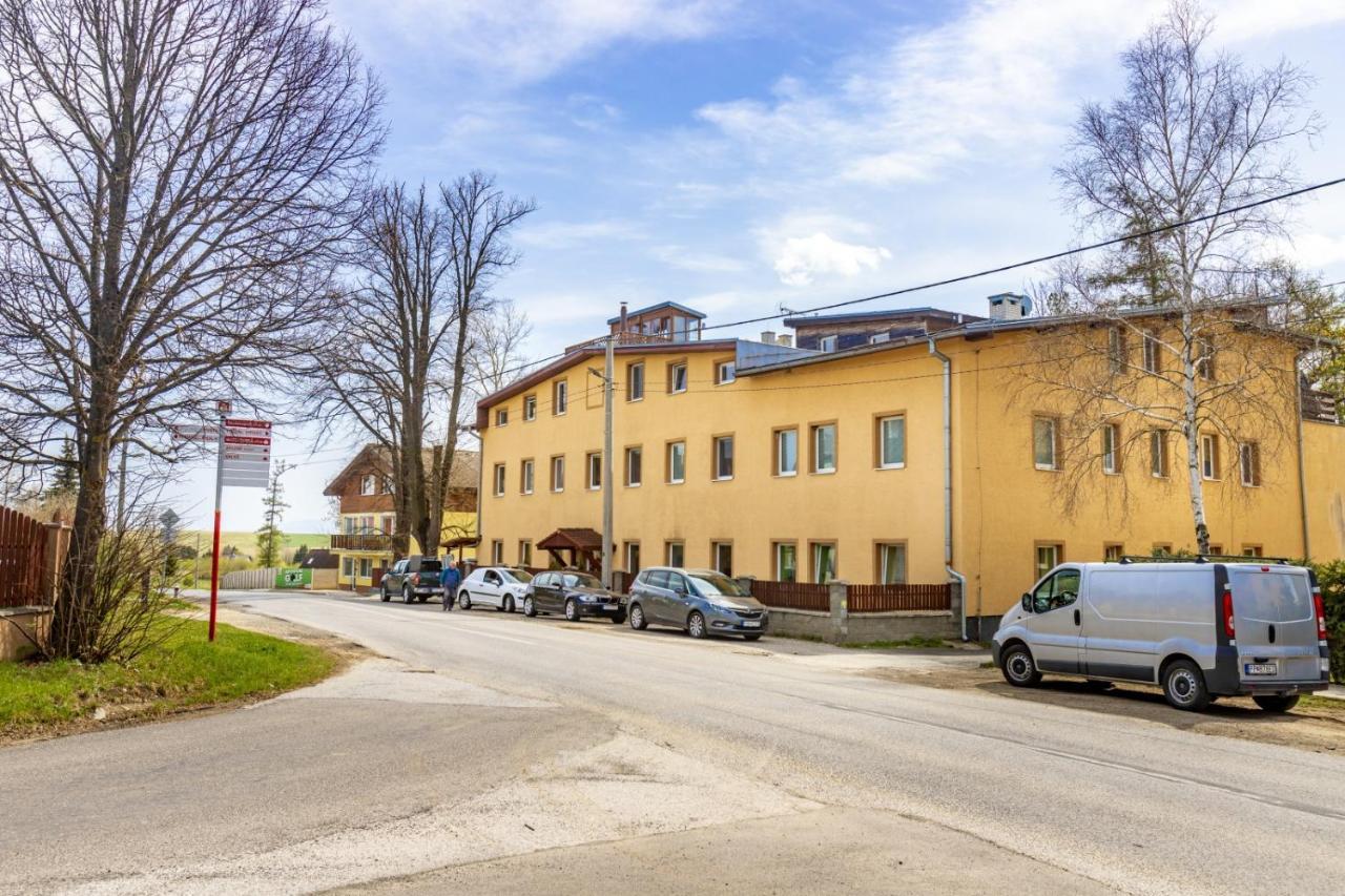 Apartman Zara Veľký Slavkov Exteriör bild